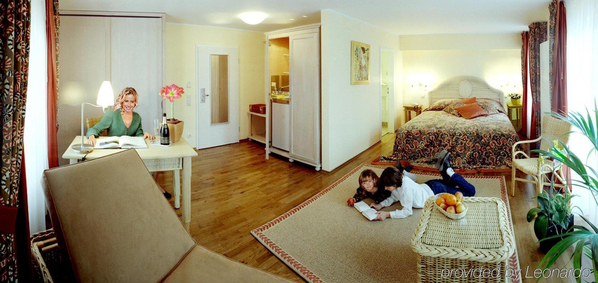 ホテル ヘンリー エルディング 部屋 写真